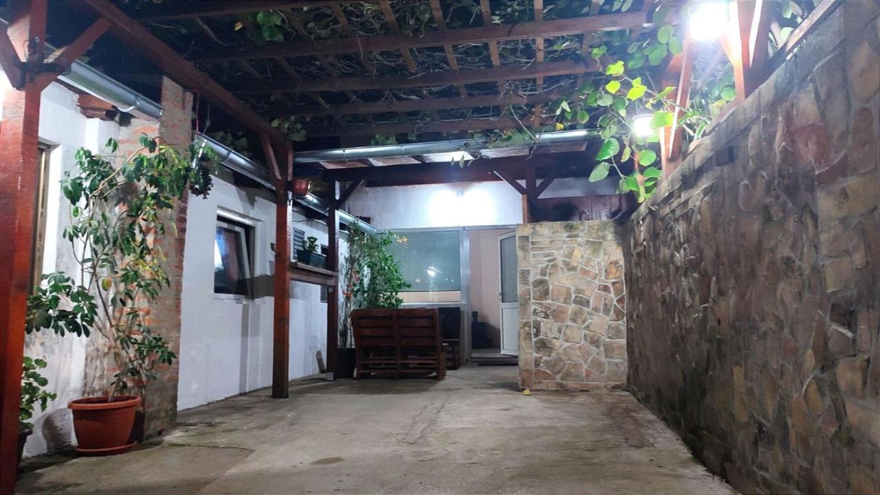 Airport Apartment Air Surcin Exterior photo